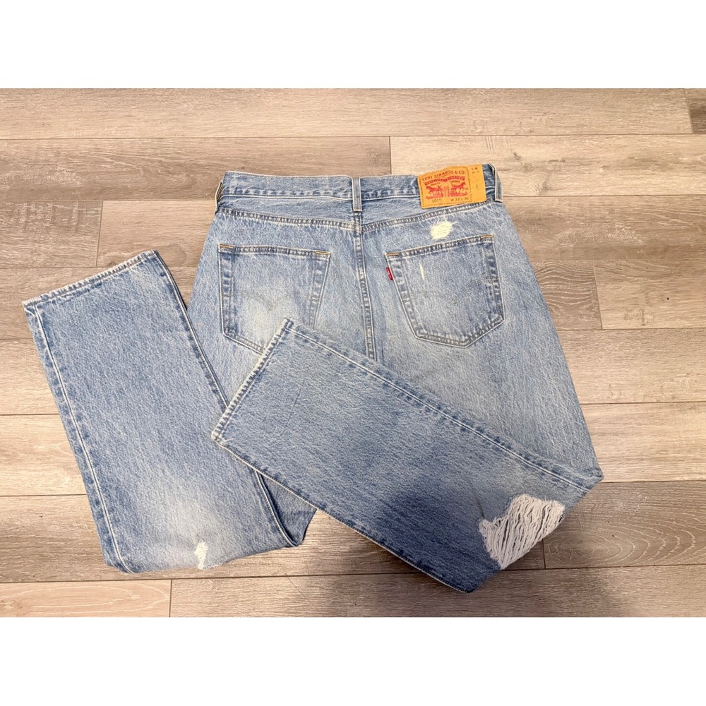 NWOT Levi's 501 Original Jeans Women W32 L30 Light Blue Distressed Straight Leg - Picture 9 of 12